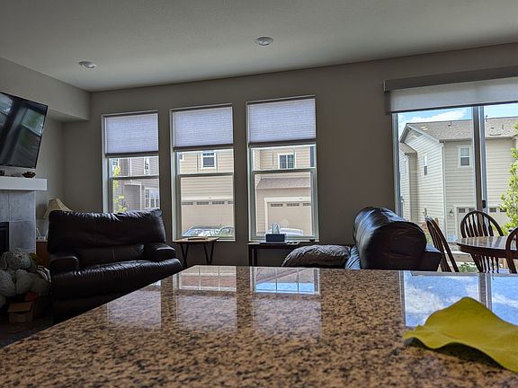 Living Room ; Kitchen Island