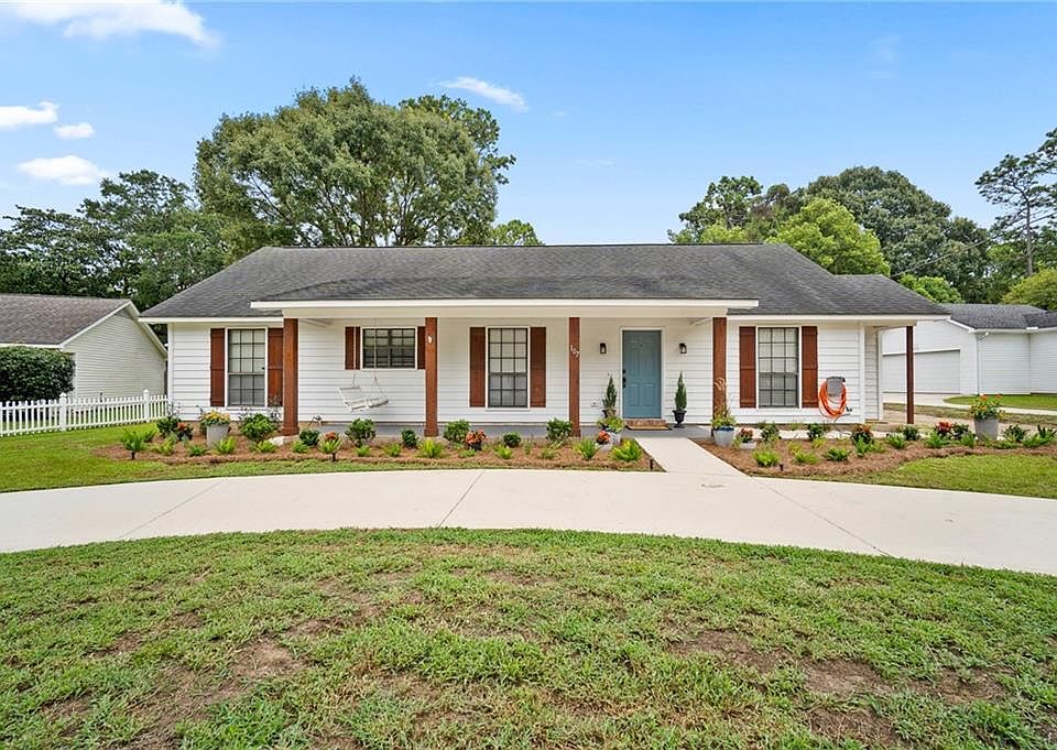 1st image of 107 Sandlewood Cir N