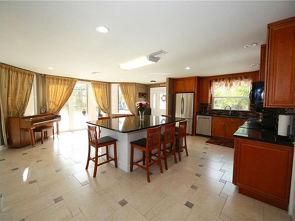 3rd image of 3607 Bath Ln