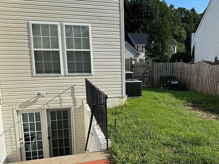 2893 Myrtlewood Dr — Photo 2