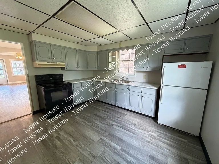 1192 Haeberle Ave — Photo 8