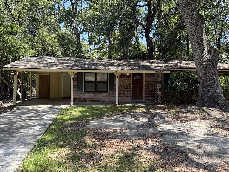 520 Mimosa Pl — Photo 1