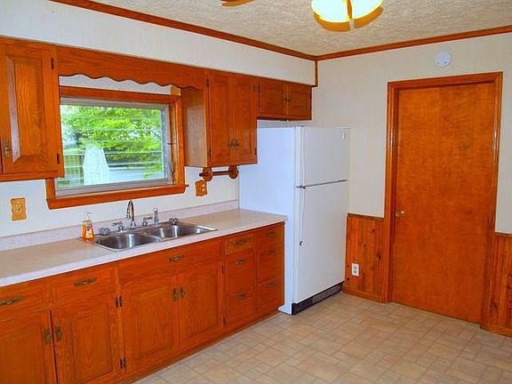 Spacious Kitchen