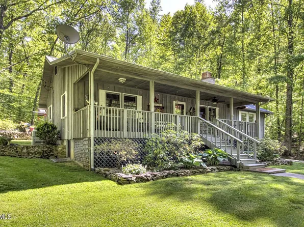 3480 Sugar Camp Cir, Sevierville, TN 37862