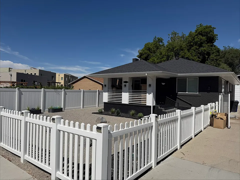 3524 S Blair Cir