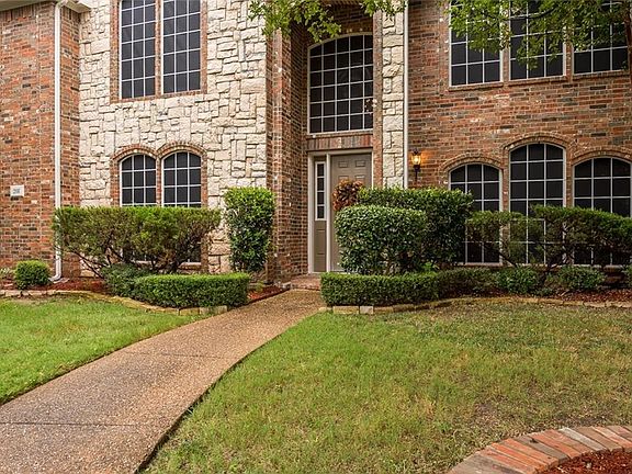 3rd image of 208 Stanford Ct