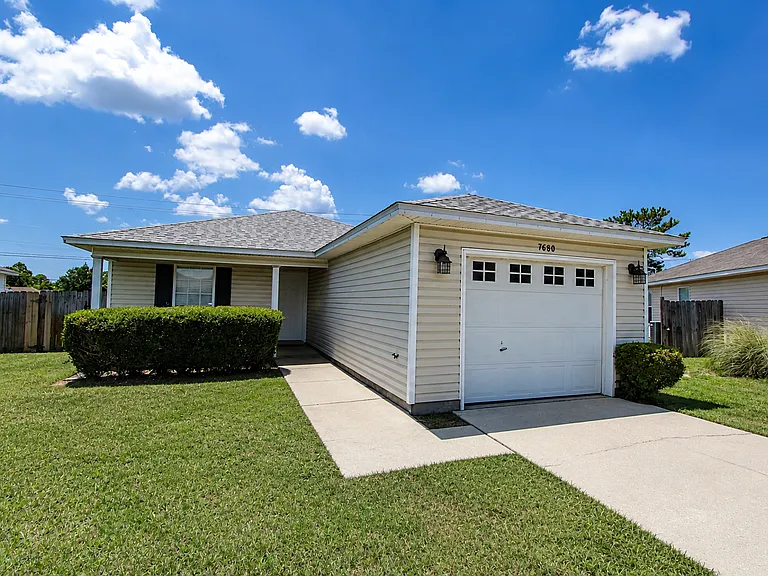 7680 Chablis Cir — Photo 1