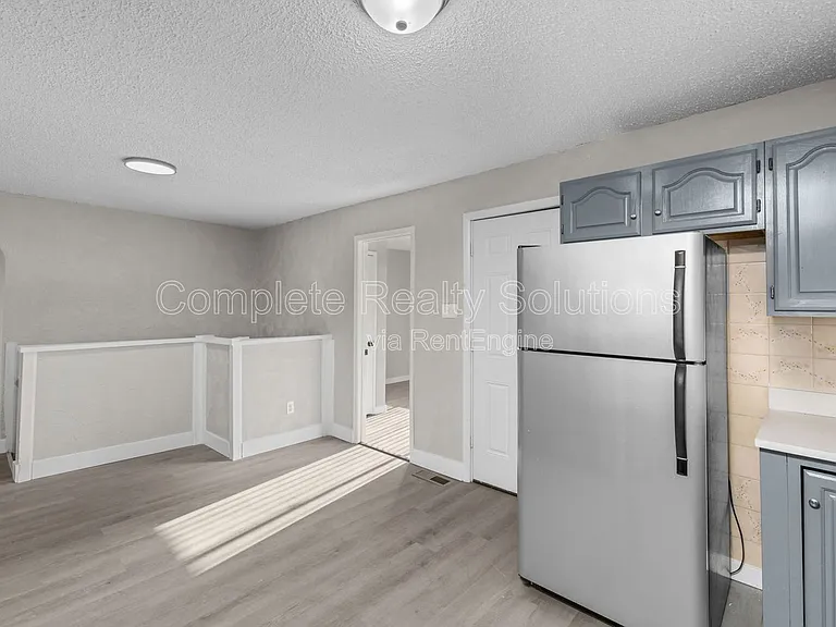 2056 Coleridge Dr — Photo 11