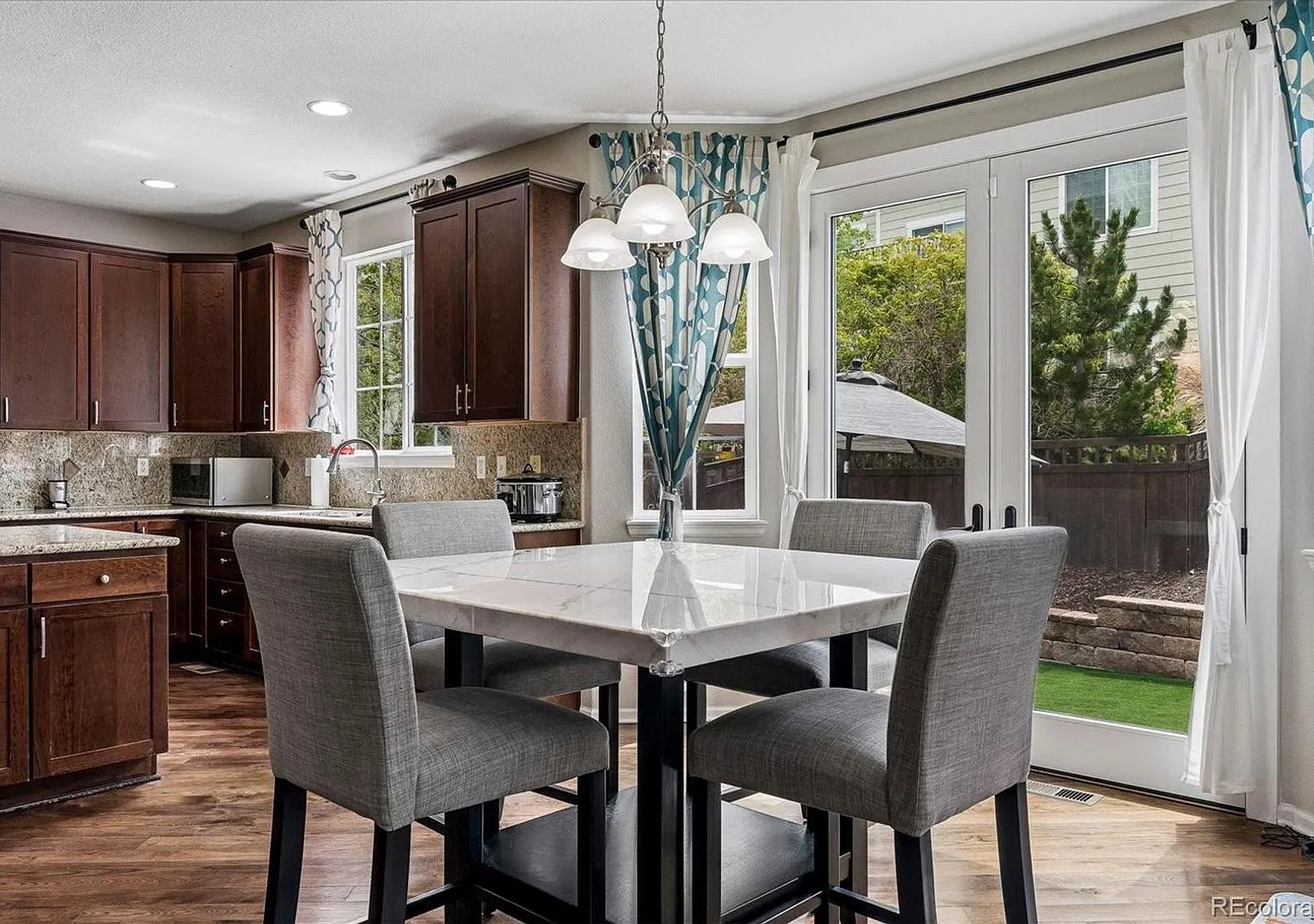 Beautiful 4-Bedroom Home in The Meadows! — Photo 4