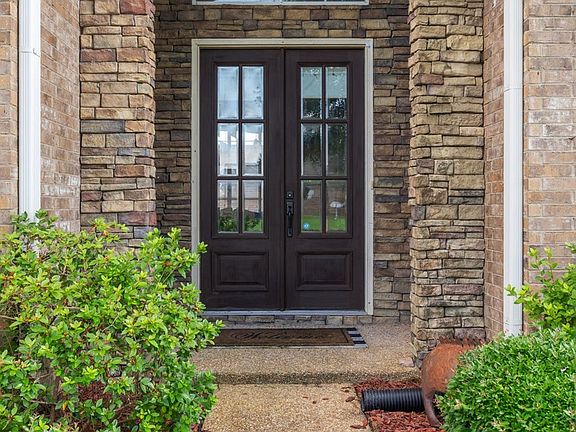4th image of 801 Greenock Way