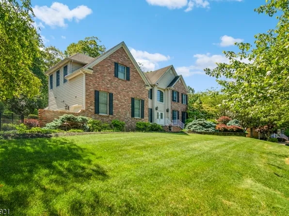 15 Spruce Hollow Rd, Green Brook Twp., NJ 08812