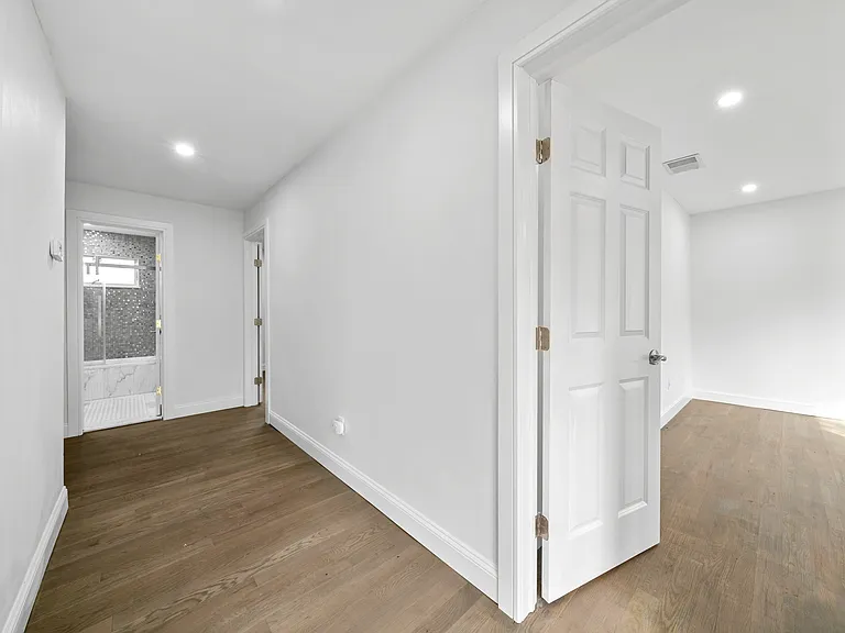 257 Southlawn Ave — Photo 17