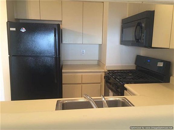4th image of 10 Stewart Pl APT 10DE