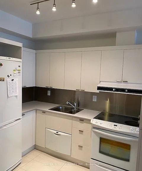 111 Elizabeth St #1716 — Photo 12