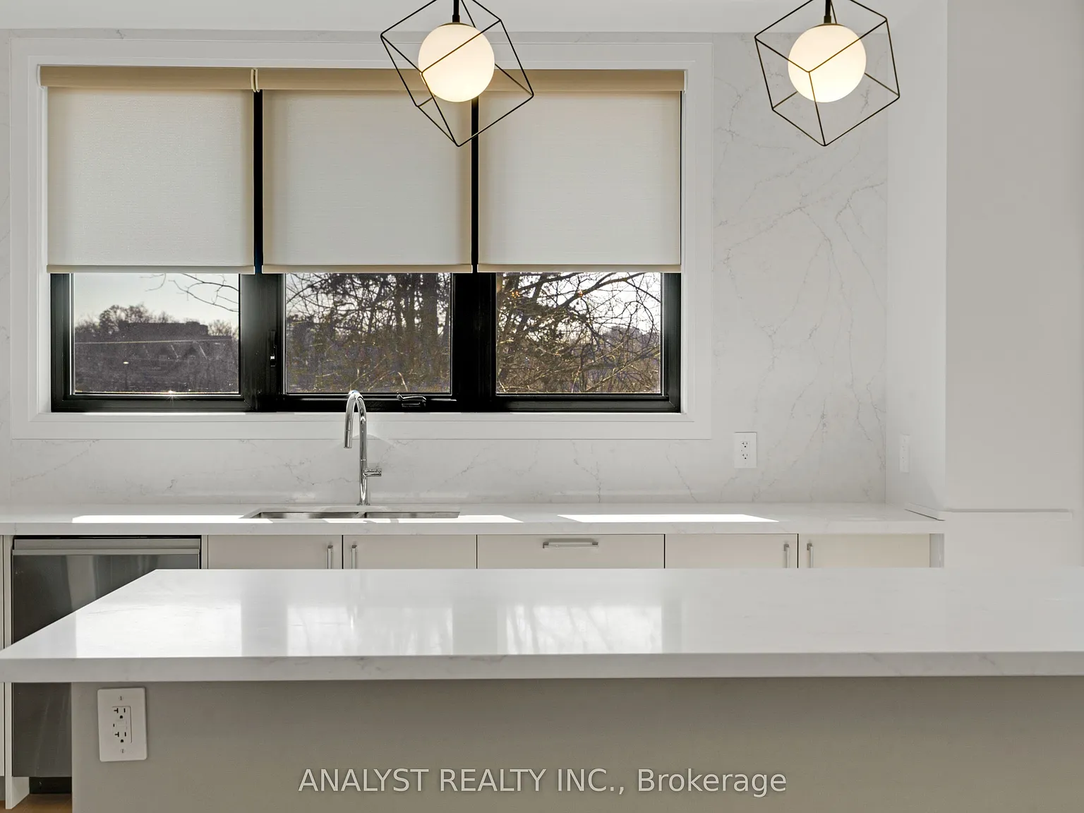 4 bed, $3,900 — Photo 4