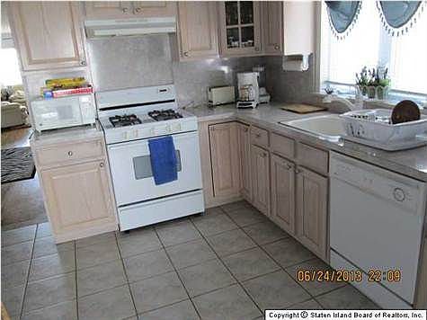 4th image of 123 Mansion Ave