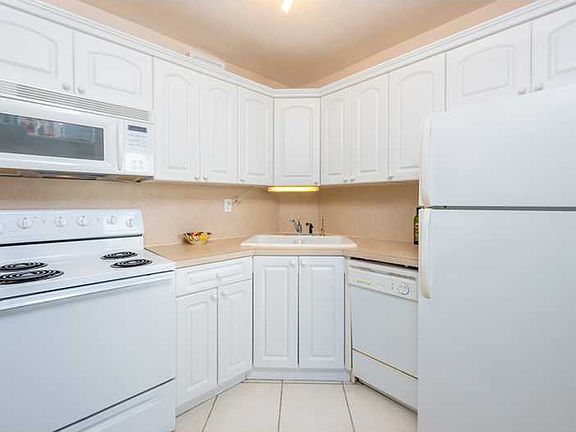 4th image of 1776 James Ave APT 7B