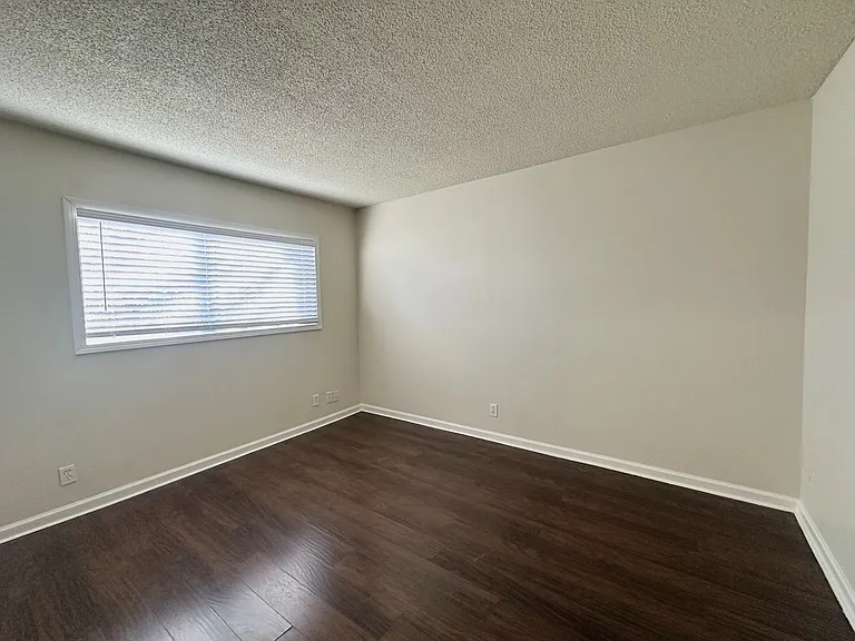 Lincoln Courtyards at 531 Glendora Avenue — Photo 46