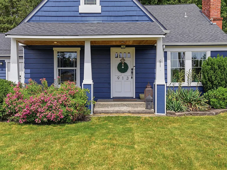 913 84th St SE — Photo 2