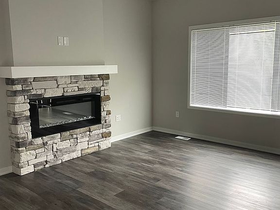4th image of 4632 167th St