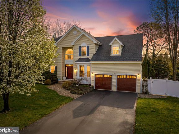 2nd image of 13 Longworth Ct