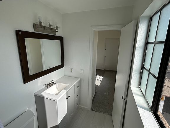 5th image of 575 E St Unit 3