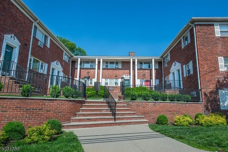101 N Beverwyck Rd APT 14 photo 1