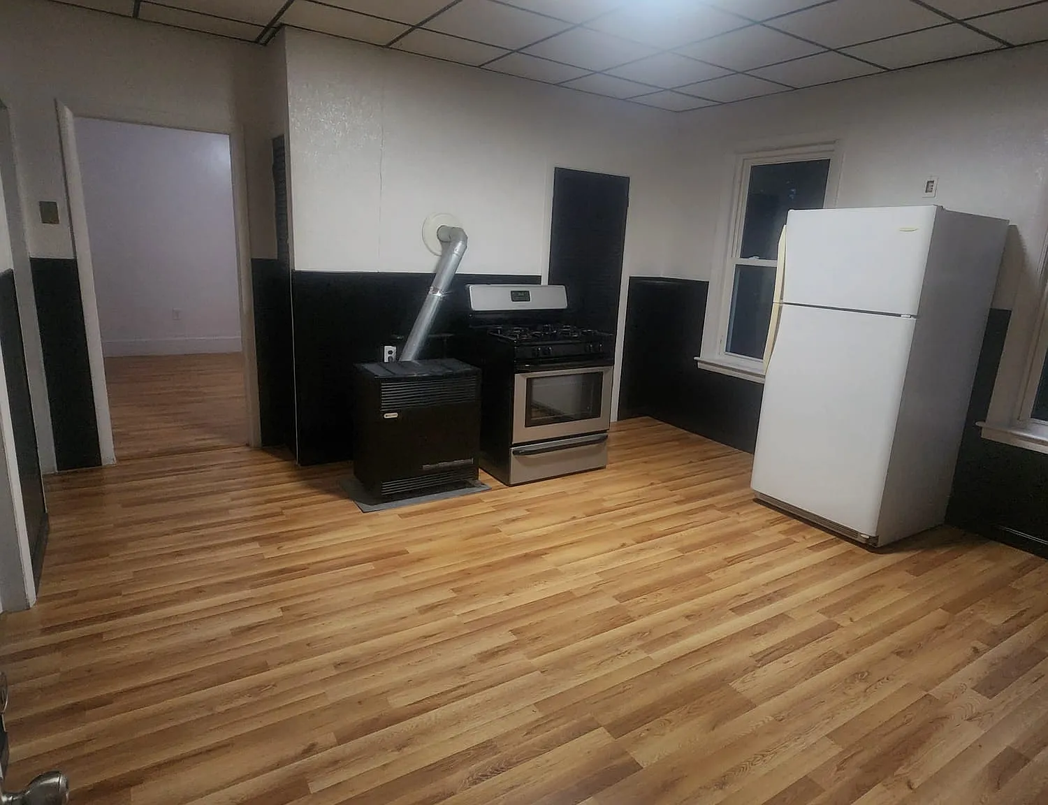 4 bed, 1185 sqft, $2,400 — Photo 2