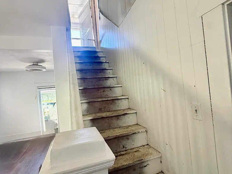 100 Perry St — Photo 6