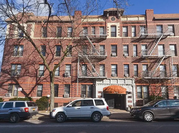 3205 81st St APT B6, Flushing, NY 11370