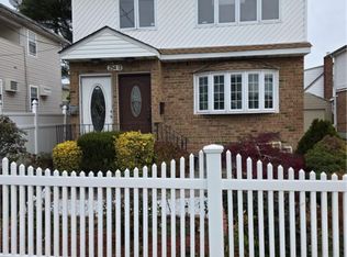 25413 Francis Lewis Blvd, Rosedale, NY 11422