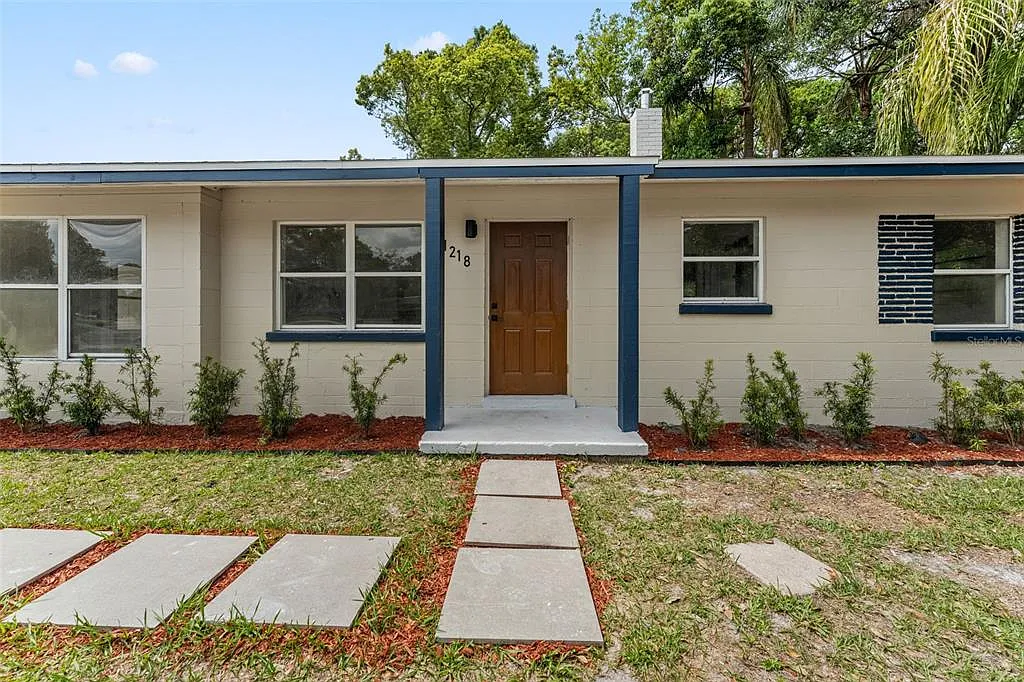 5 bed, 2.0 bath, 1657 sqft, $2,900 — Photo 1