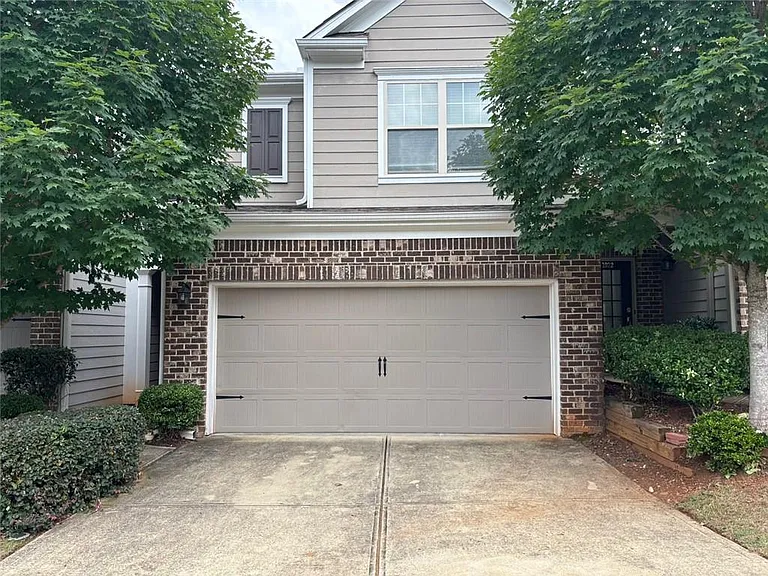 1012 Haley Woods Ct — Photo 1