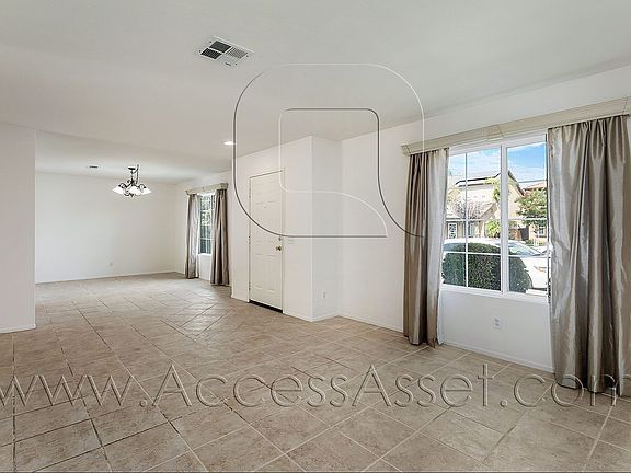 2nd image of 39276 Sierra La Vida
