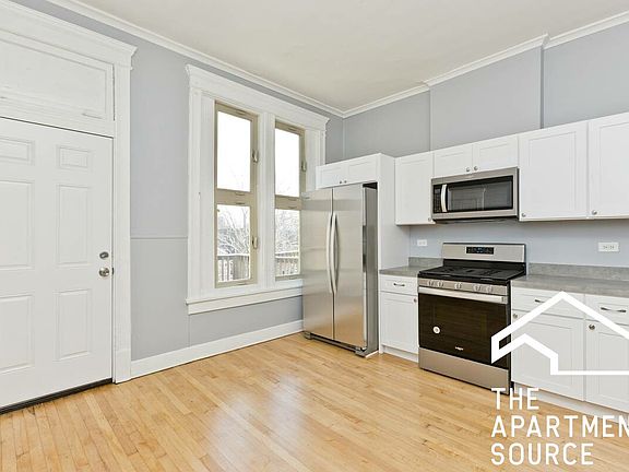 2nd image of 3830 N Ashland Ave APT 3