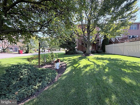 4th image of 1565 Brechbill Rd