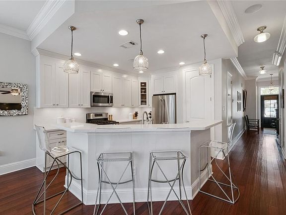 4th image of 5521 Woodlawn Pl