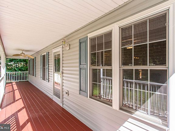4th image of 6915 Aspen Ln