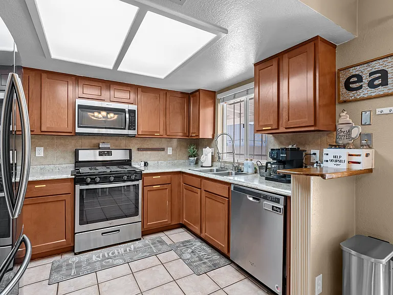 8742 W Meadowbrook Ave — Photo 10