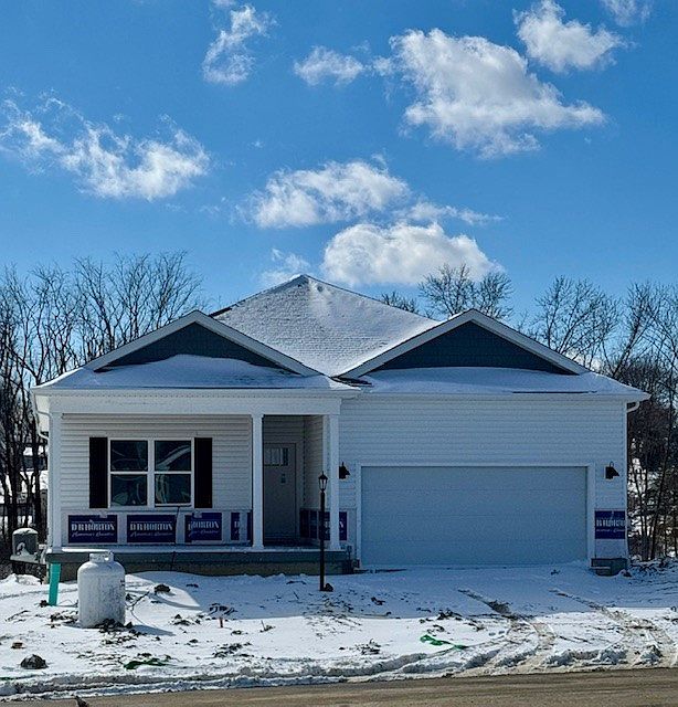 1st image of 389 Gleneagles Dr