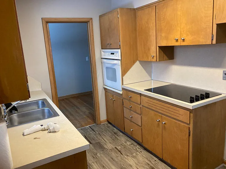 5802 Sprague St — Photo 7