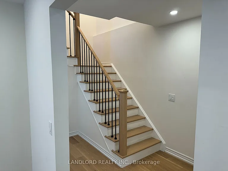 19 Vanessa Rd — Photo 14