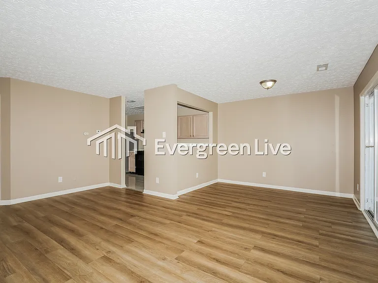 6758 Pembridge Way — Photo 6