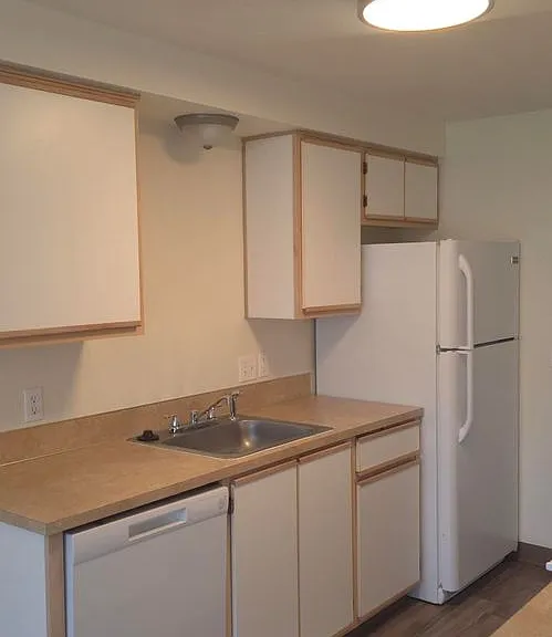 Winfou06-Columbia Village Apartments — Photo 6