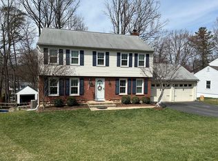 8018 Sunset Path Ct, Springfield, VA 22153