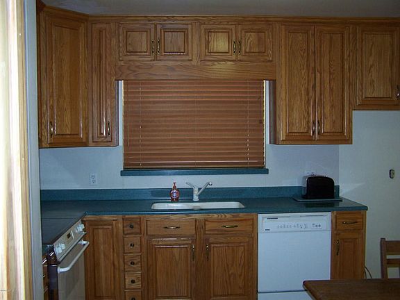 Beautiful Oak Cabinets