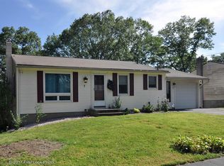 7 Vanderbilt Ter, Coventry, RI 02816