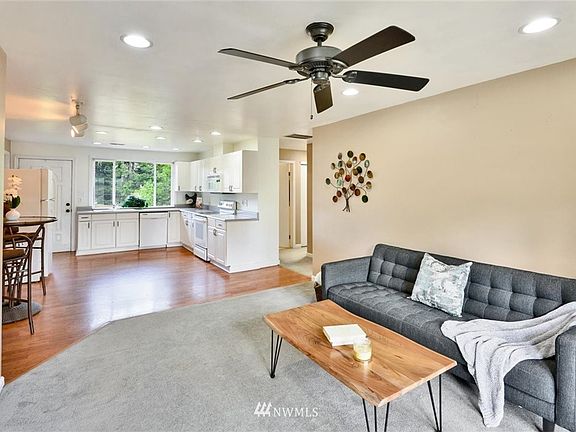 4th image of 9016 138th Street SE #B