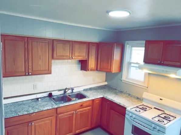 80 Sidney St #3, New Bedford, MA 02740