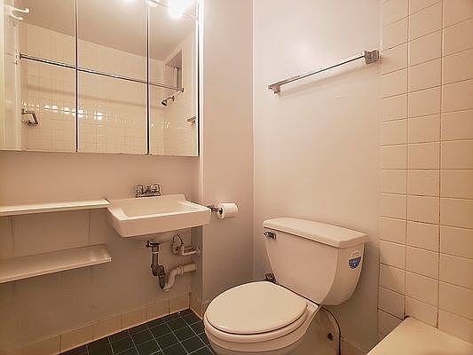 5th image of 229 E 89th St APT 4FW
